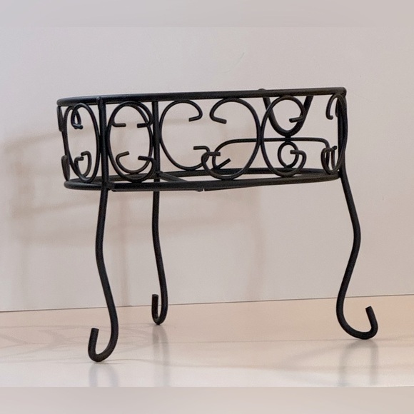 NWOT Black Metal Decorative Plant Stand - Picture 5 of 13